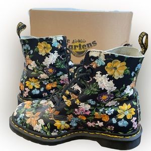 Dr. martens leather ankle boots